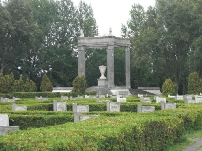 Breslau festungMinnesmonument inne på den sovjetiska krigskyrkogården
